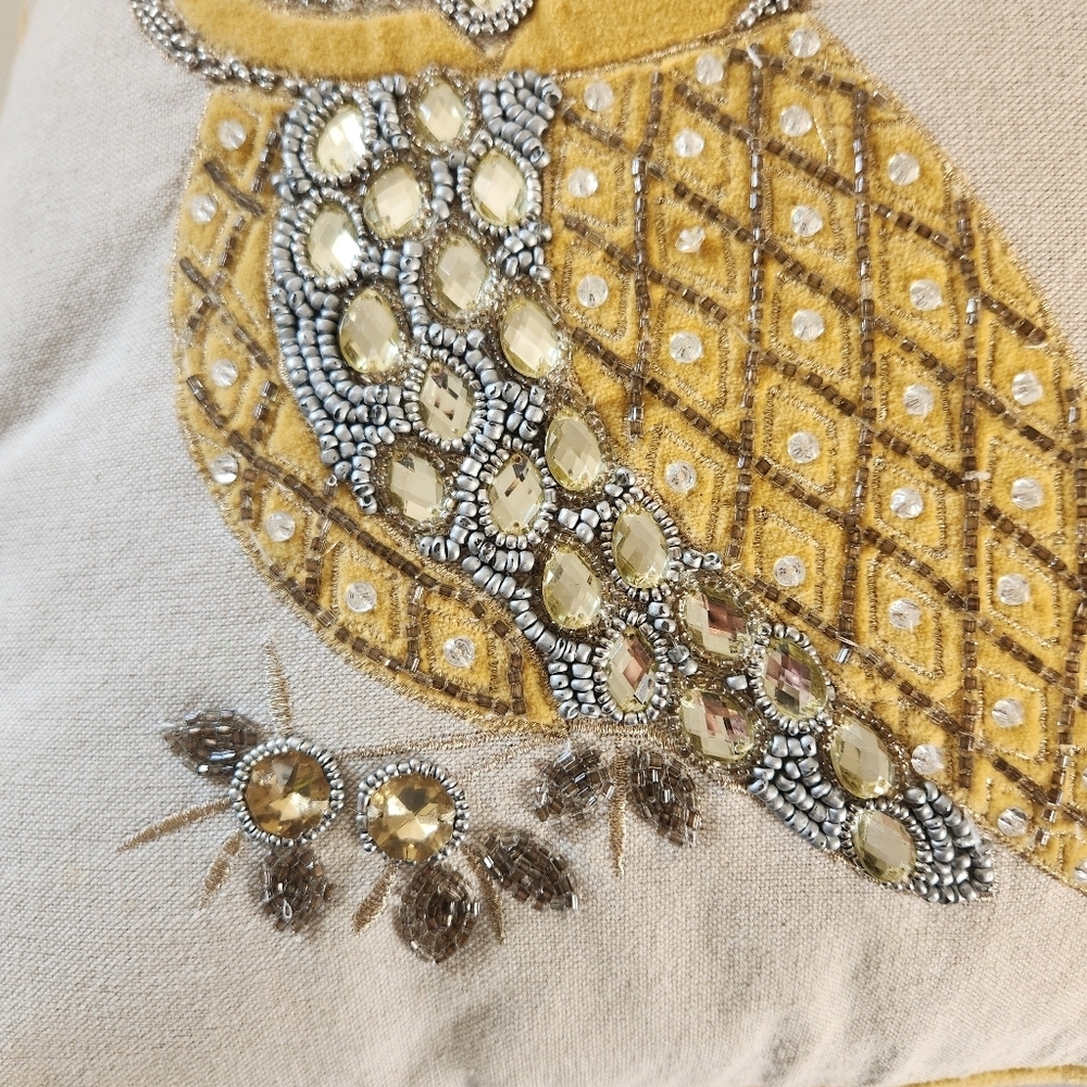 Pier 1 Imports Beaded Jeweled Embroidered Owl Pillow 14" x 14" Yellow Silver - Picture 4 of 9